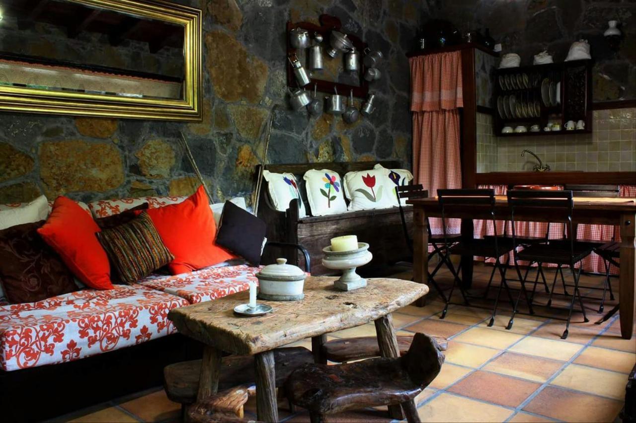 Casa Mary Lola Guest House Tinor ภายนอก รูปภาพ