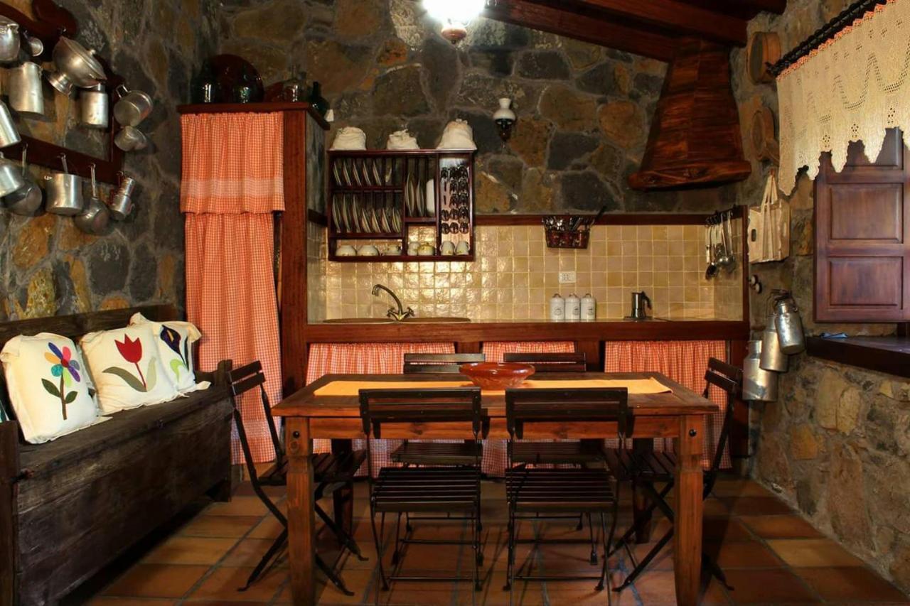 Casa Mary Lola Guest House Tinor ภายนอก รูปภาพ